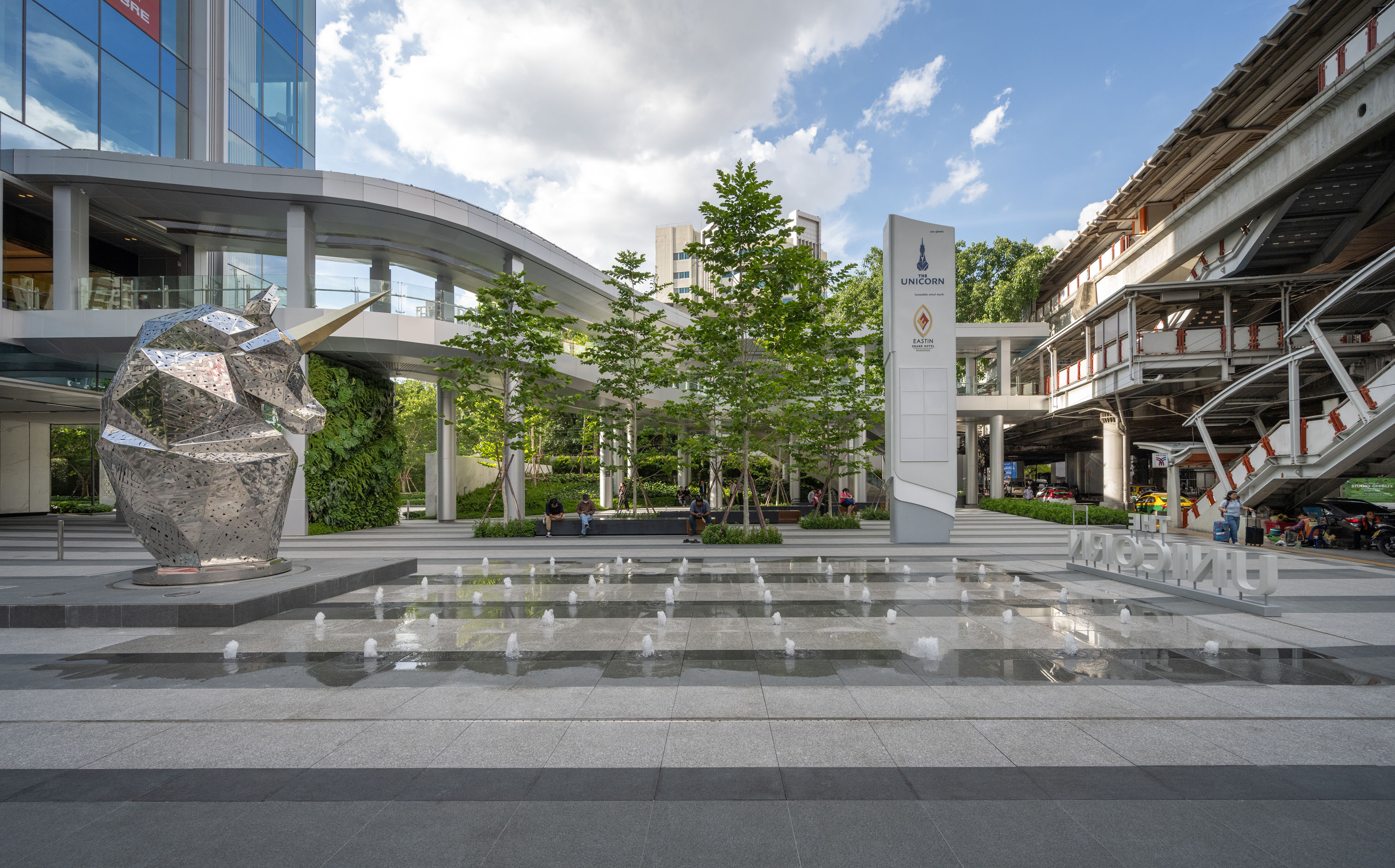 A green plaza where everyone could mingle