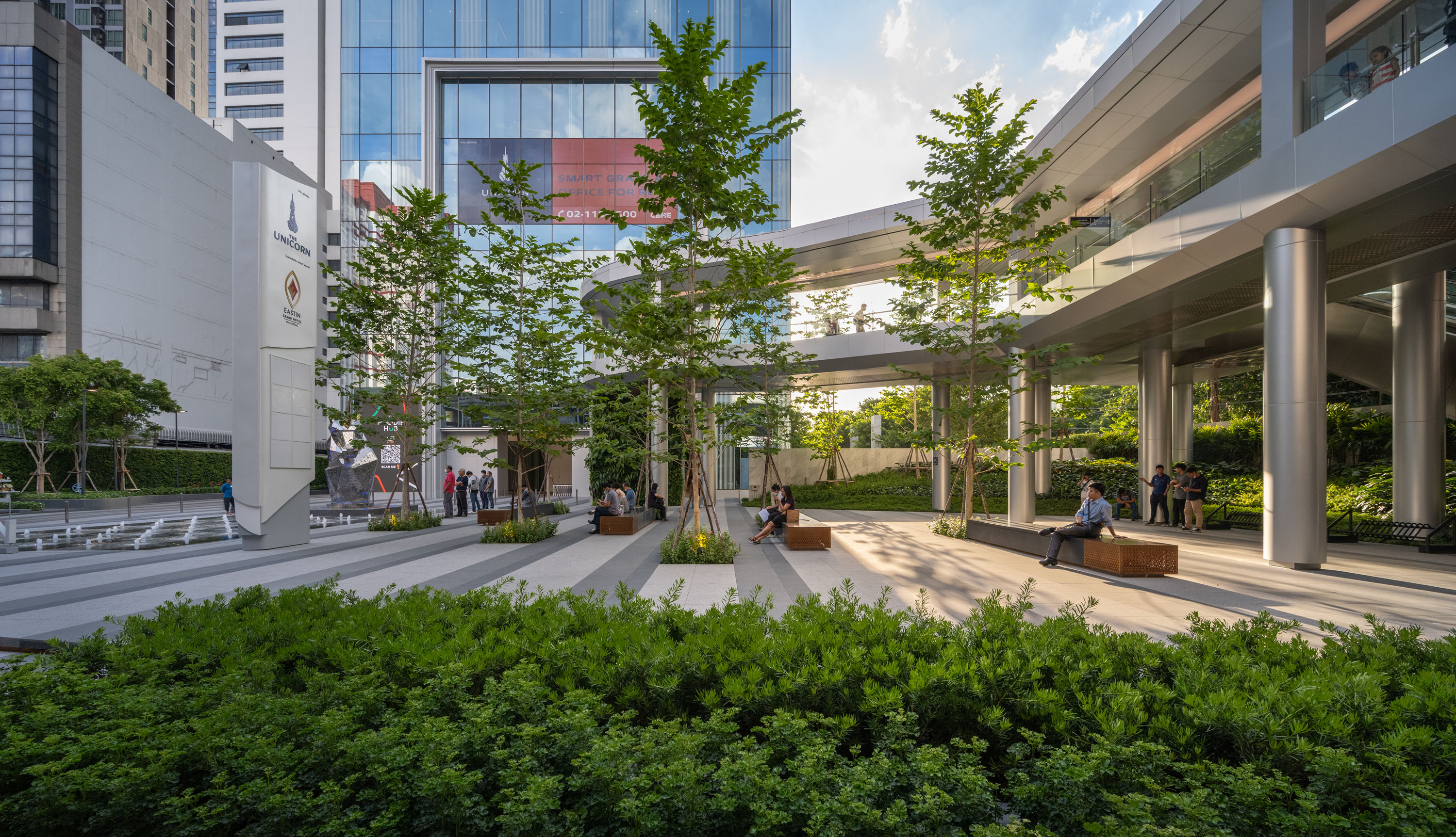 A green plaza where everyone could mingle